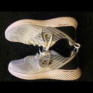 Skechers Mens Ultra Light Size 12 sneaker. Excellent condition work once